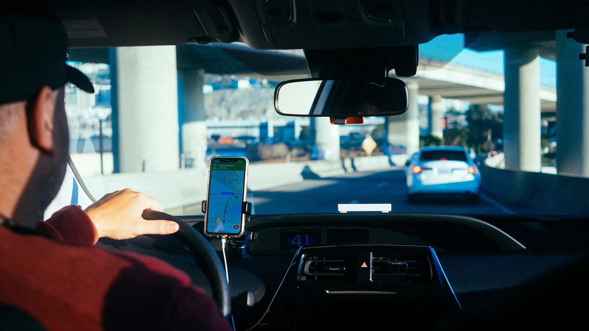 Az Uber-t v&aacute;dolj&aacute;k algoritmusok felhaszn&aacute;l&aacute;s&aacute;val a sofőr&ouml;k k&aacute;r&aacute;ra n&ouml;velt&eacute;k a profijukat