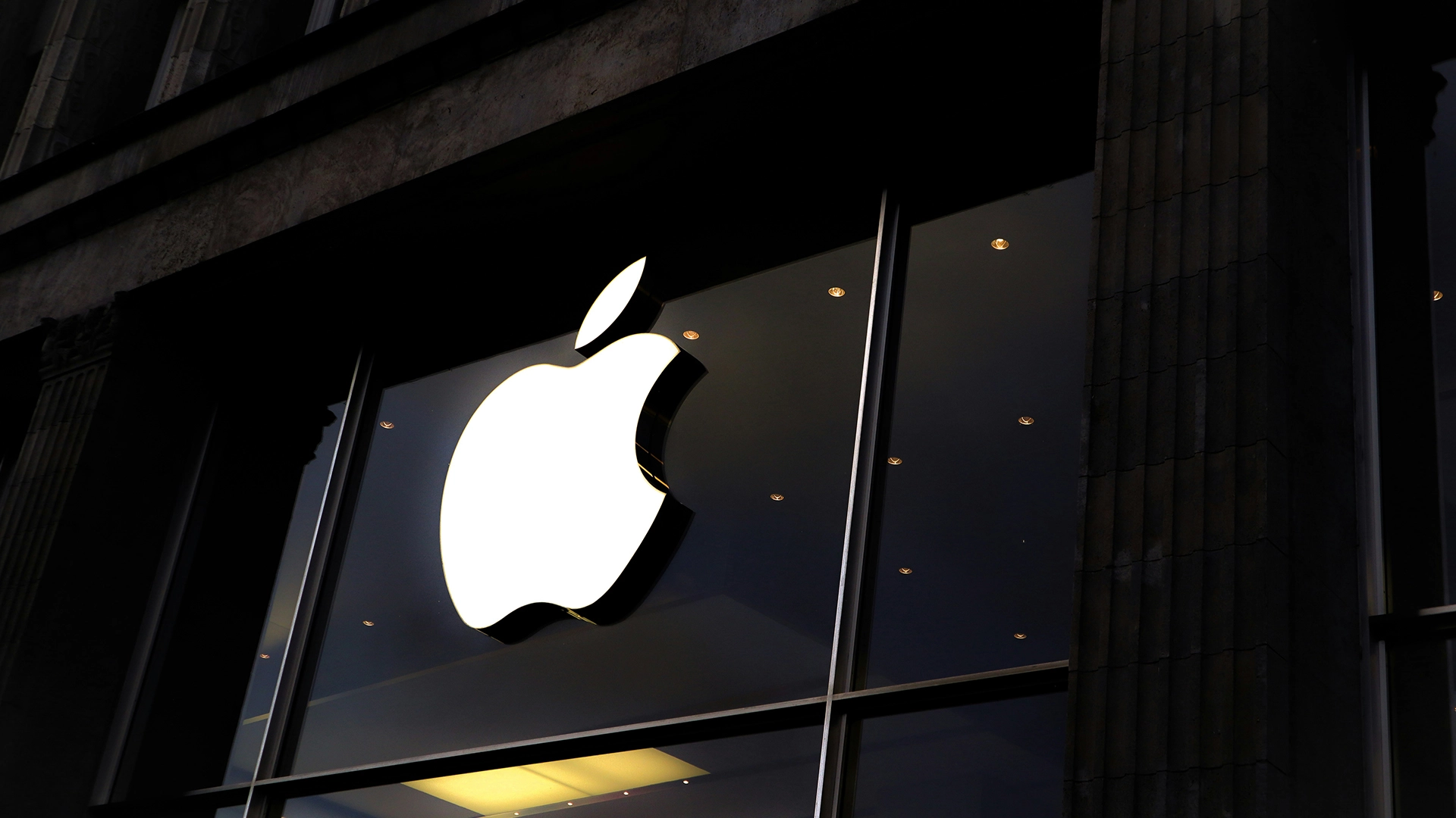 Az Apple N&ouml;veli a KI Fejleszt&eacute;sre Ford&iacute;tott Kiad&aacute;sait